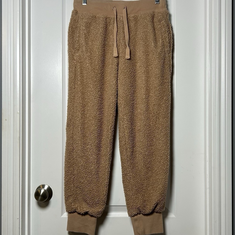 Fabletics Tan Teddy Sherpa Plush Cozy Cuffed Jogger Pants Vanilla Girl Style
